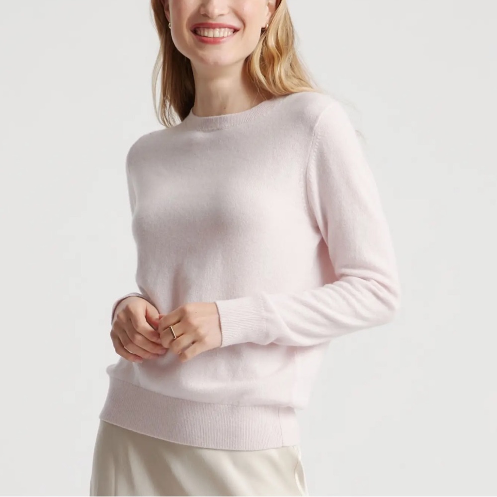 Quince Mongolian Cashmere Crewneck Sweater in Minimal Pink